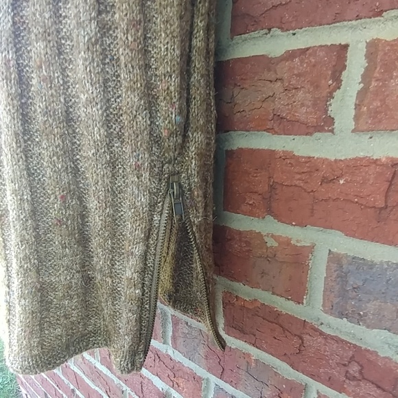 LAST 1 Altar'd State sleeveless turtleneck sweater - Picture 3 of 4